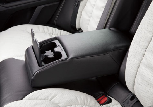 リアアームレスト